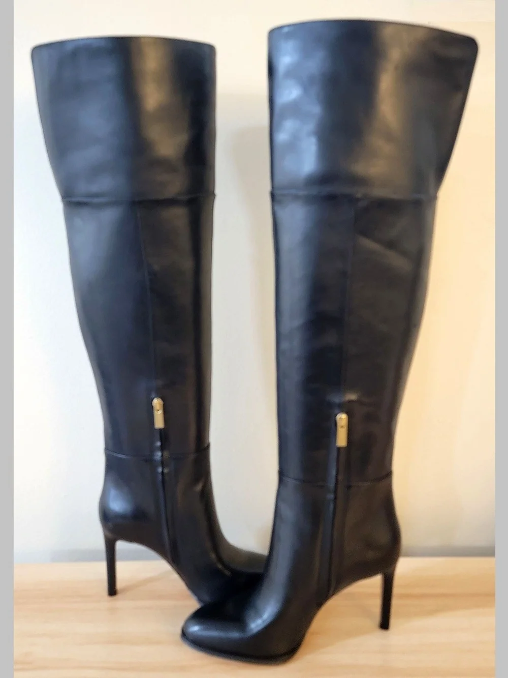 Vince Camuto sophisticated black